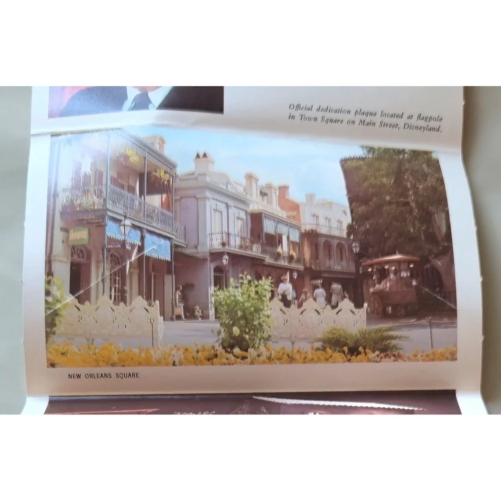 Vintage Disneyland 26 Scenes Postcard Booklet Walt Disney America Sings Souvenir